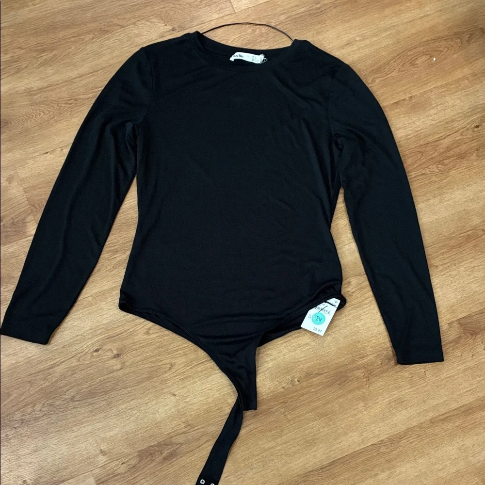 Elodie Classic Black Top